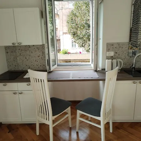 Sunny Terrace Apartment Split Room photo